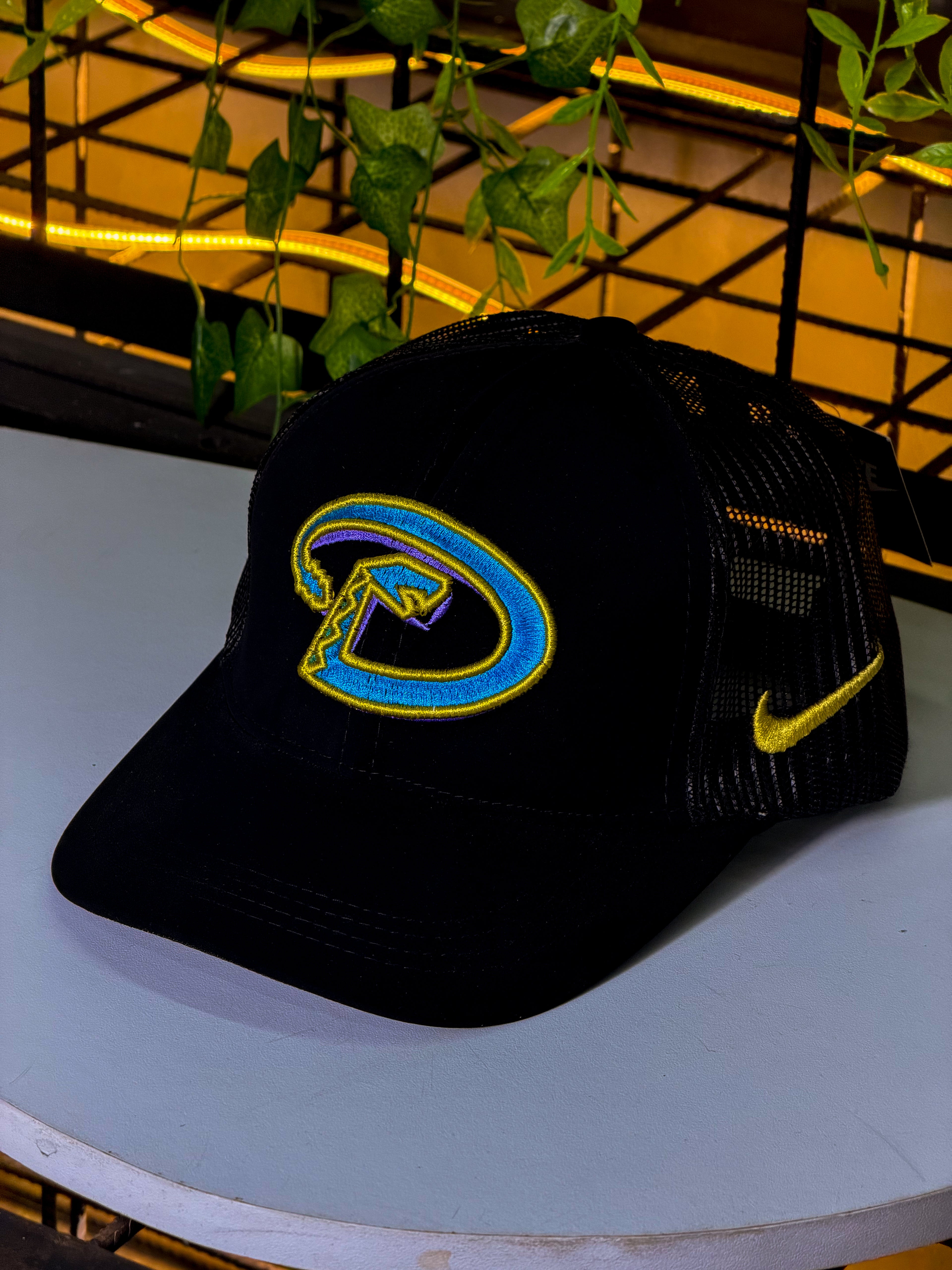 Gorra Trucker Neon Strike