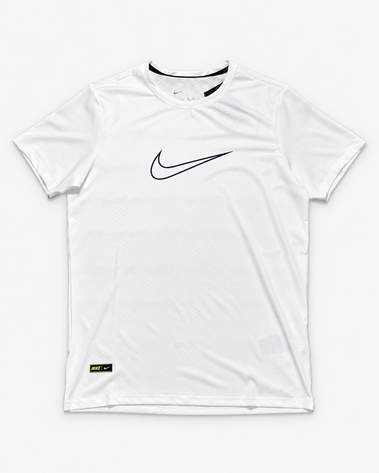 Camiseta Dri-FIT Nike Swoosh Outline Blanca