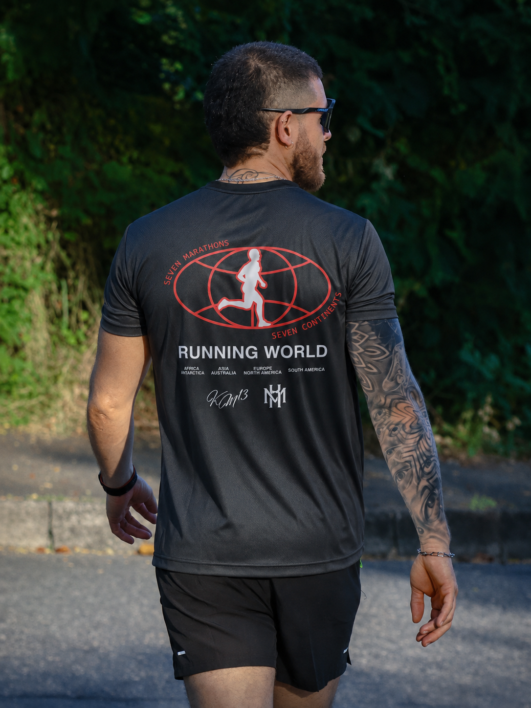 Camiseta Dri-FIT KM13 Running World Negra