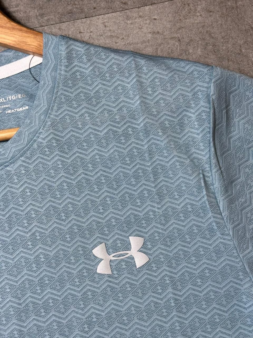 Camiseta Dri-Fit Under Armour Glacier Wave