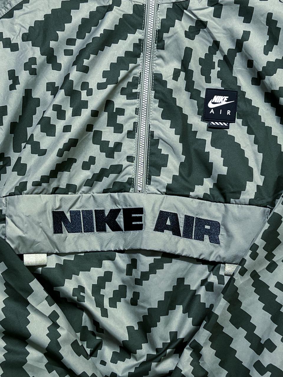 Chaqueta Rompevientos Nike Air Camuflada