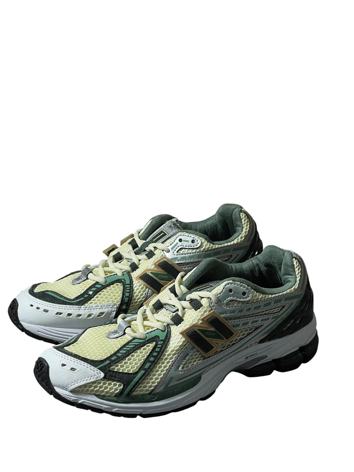 Zapatillas New Balance 1906R Crema/Verde