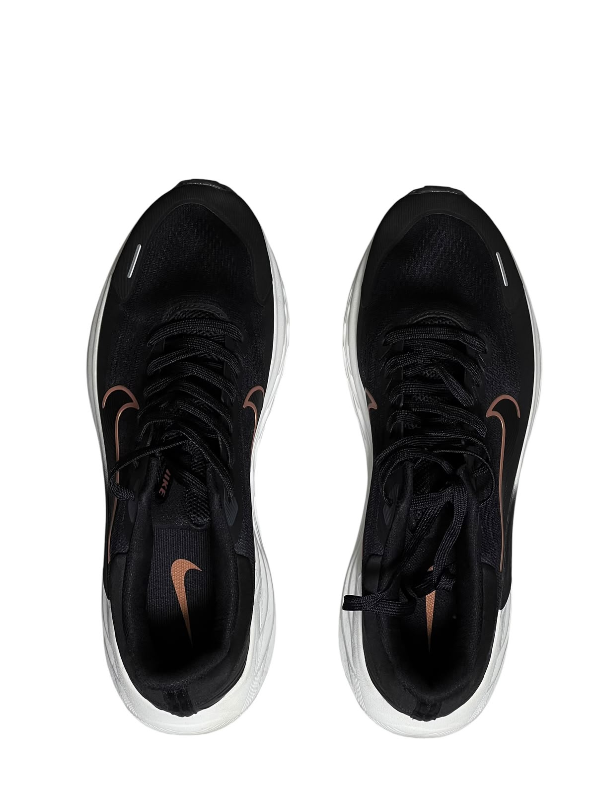 Zapatillas Nike Vomero 18 Negro/Dorado