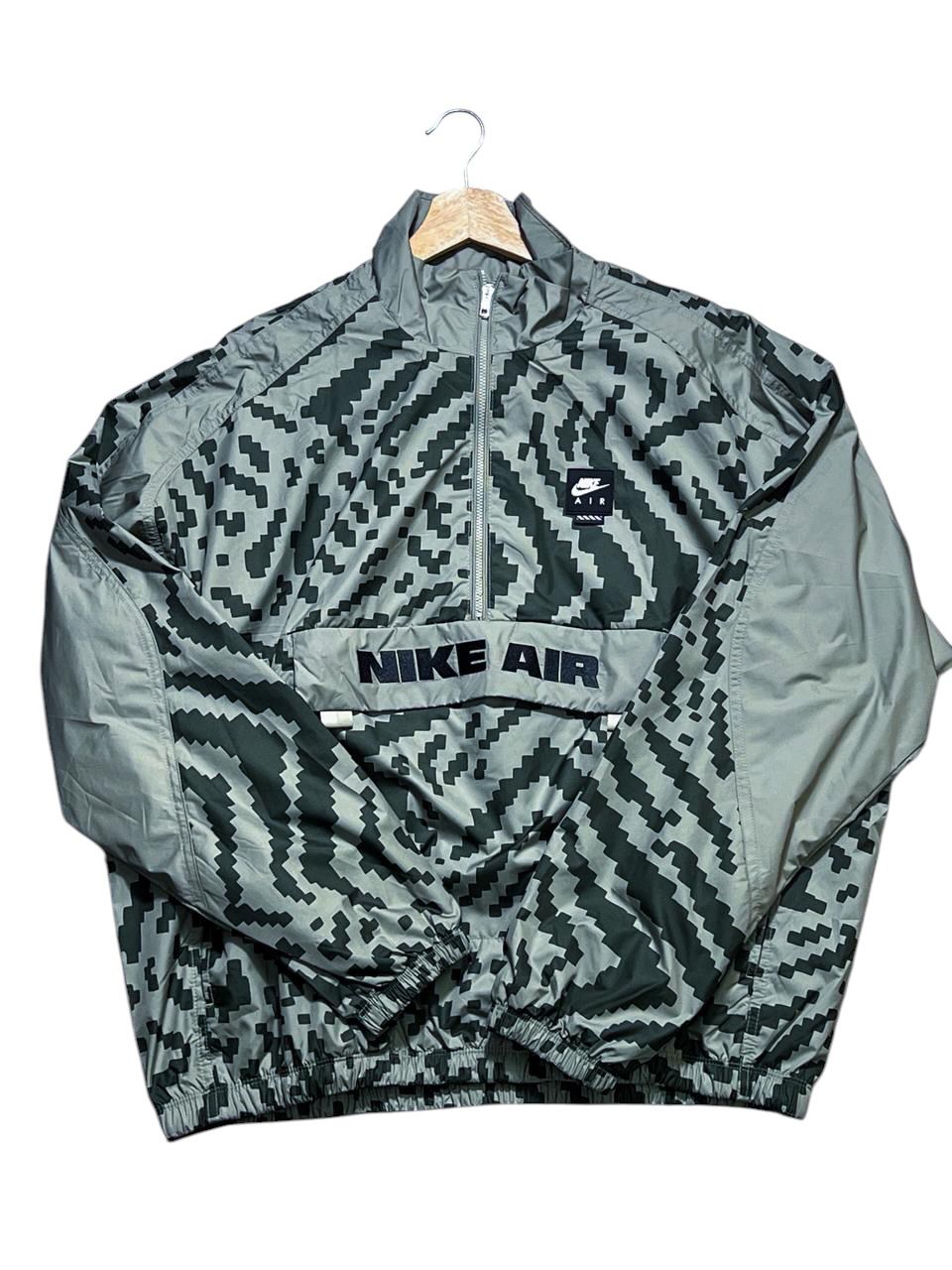 Chaqueta Rompevientos Nike Air Camuflada